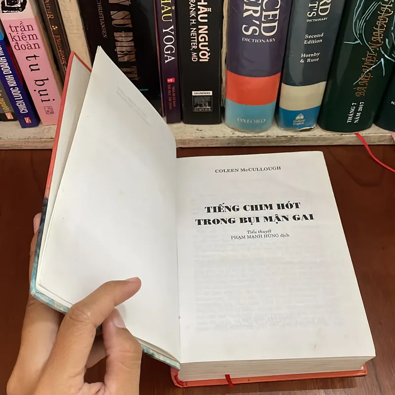 II Tác Phẩm Kinh Điển: Tiếng Chim Hót Trong Bụi Mận Gai - COLLEEN McCULLOUGH - 2011 558522
