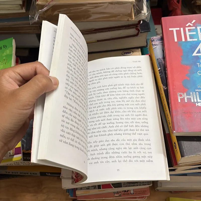 II Tập Truyện Ngắn: Trinh Nữ - Đinh Hoàng Anh - 2012 697818