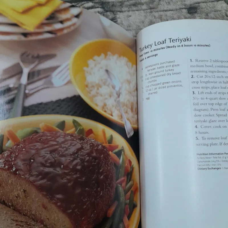 Phillsbury- One Dish Meals Cookbook- 300 Recipes for Casseroles, Skillet, Slow Cook meals 785346