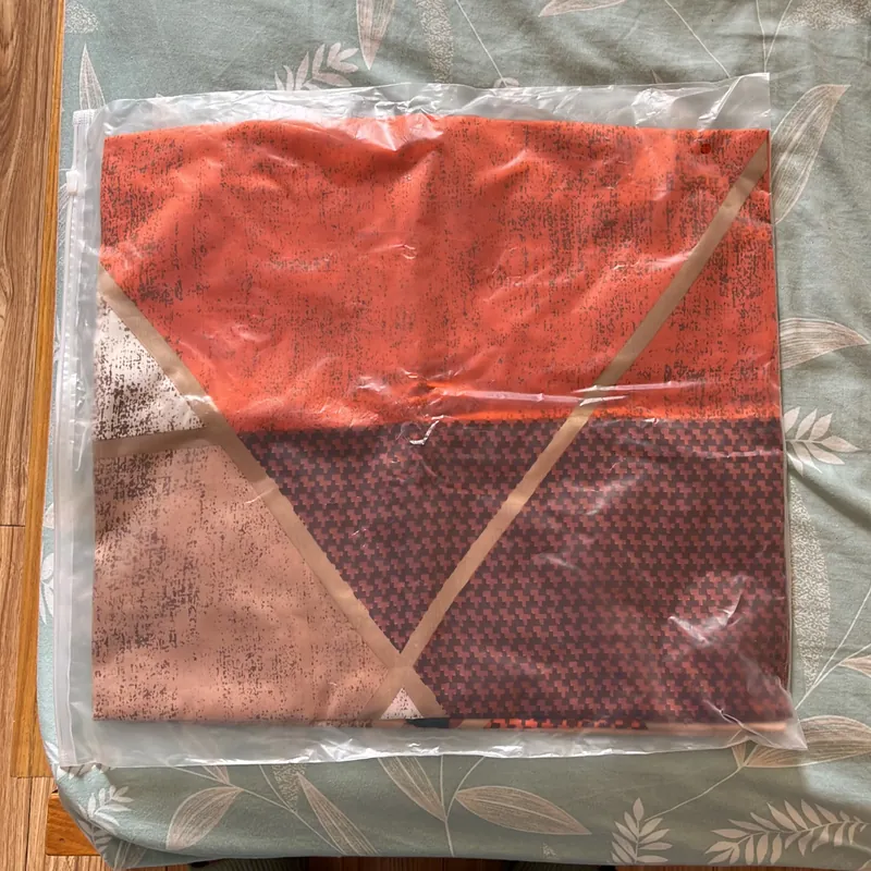 Khăn lụa mới 100% 573784