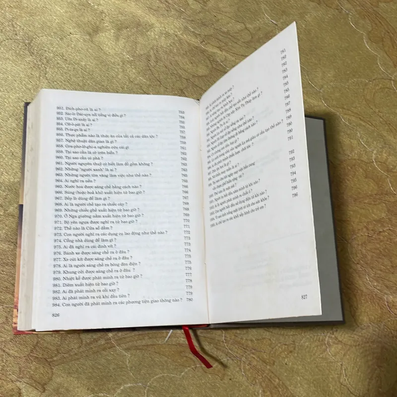 THẾ GIỚI QUANH TA TẬP 2- CON NGƯỜI VÀ SỰ SỐNG 736531