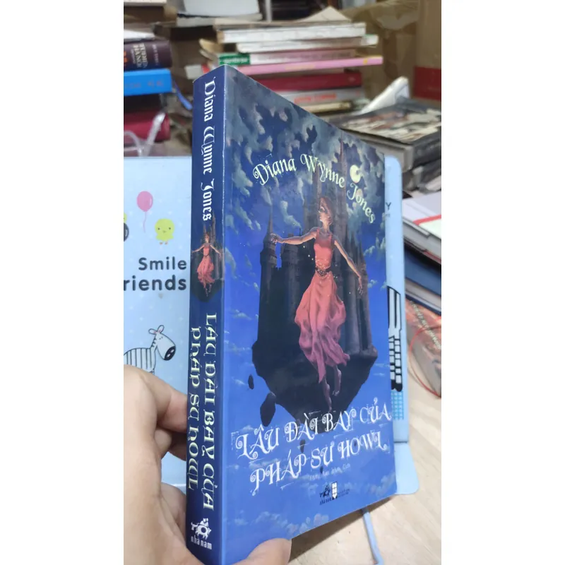 Sách: Lâu đài bay của pháp sư Howl - TG: Diana Wynne Jones (B3) 1060133