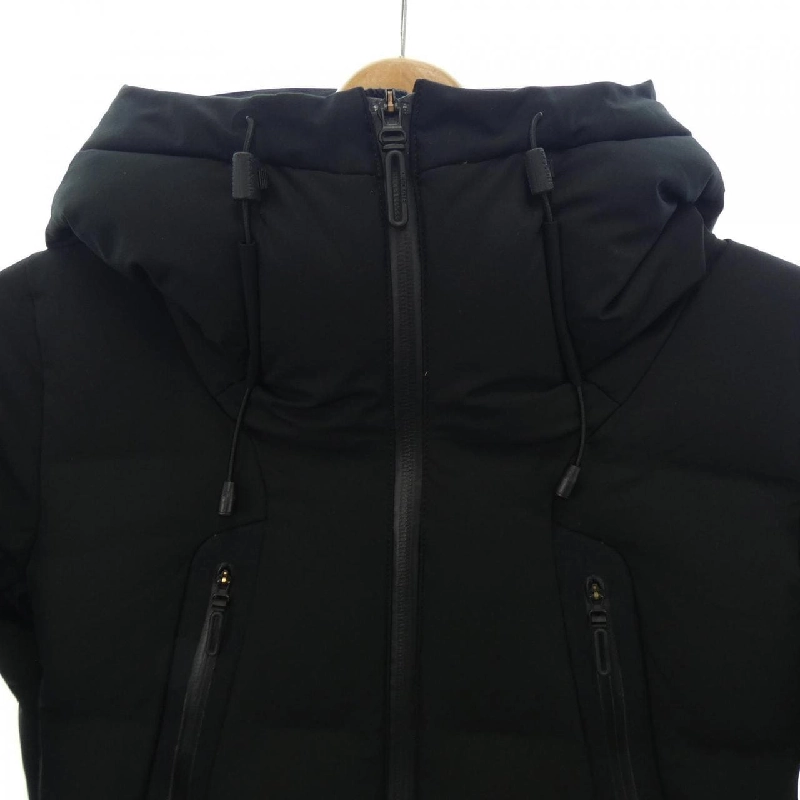 Áo khoác lông vũ DESCENTE - Hàng hiệu Authentic 898959