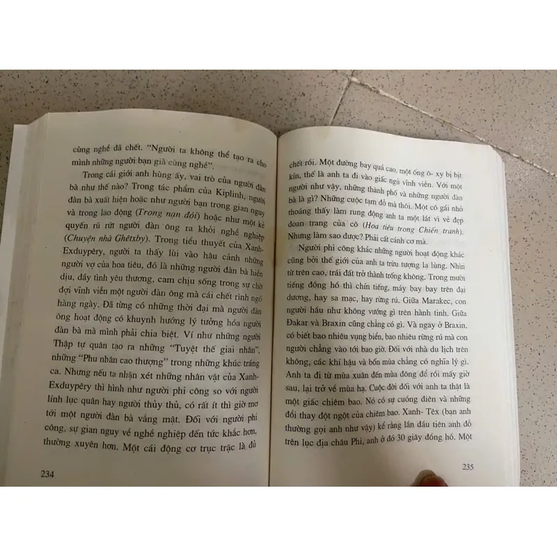 Chân Dung Văn Học 712171