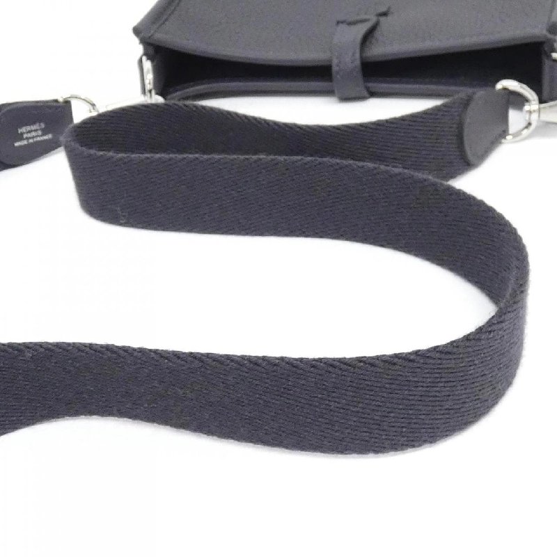 Túi xách vai Hermès Évelyne Amazon dây đeo ngắn 16cm 085945CK 611502