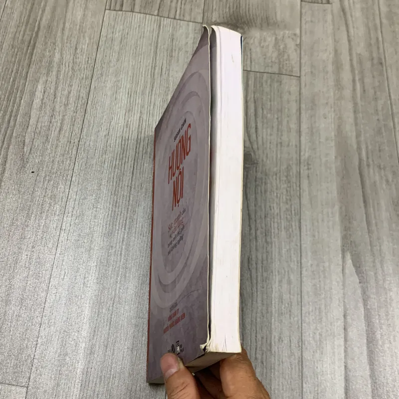 Hướng nội, sức mạnh của sự yên lặng trong một thế giới nói không ngừng. 3a5 717389