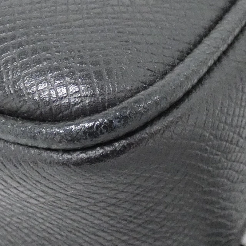 Túi đeo chéo Louis Vuitton Taiga M31003 612450