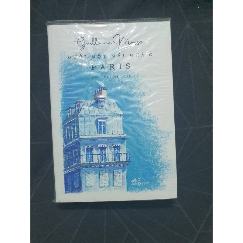 "Dưới nột mái nhà ở Paris" (new) - Guillaume Musso 538997