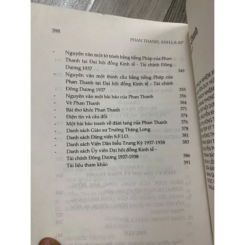 Phan thanh anh là ai. Có chữ ký tặng của tác giả. 999 458297