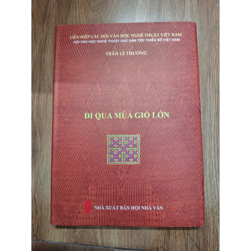Đi qua mùa gió lớn - Trần Lệ Thương - Thơ/Tản văn 761769