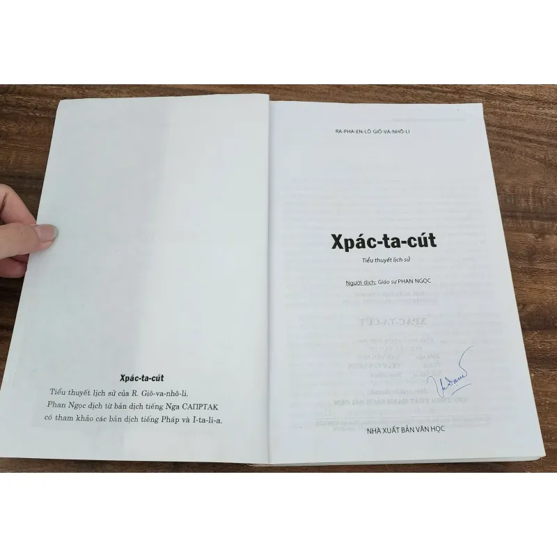 SPARTACUS - tác giả: Raffaello Giovagnoli | Giáo sư Phan Ngọc dịch (670 trang) 715197