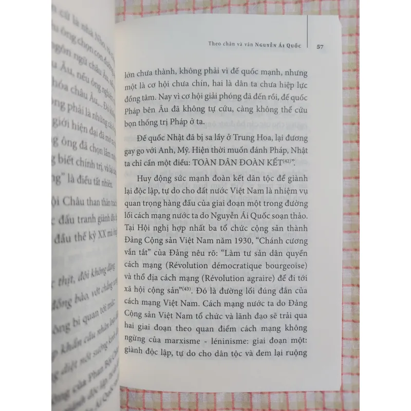 THEO CHÂN VÀ VĂN NGUYỄN ÁI QUỐC - Lê Chí Dũng 970740