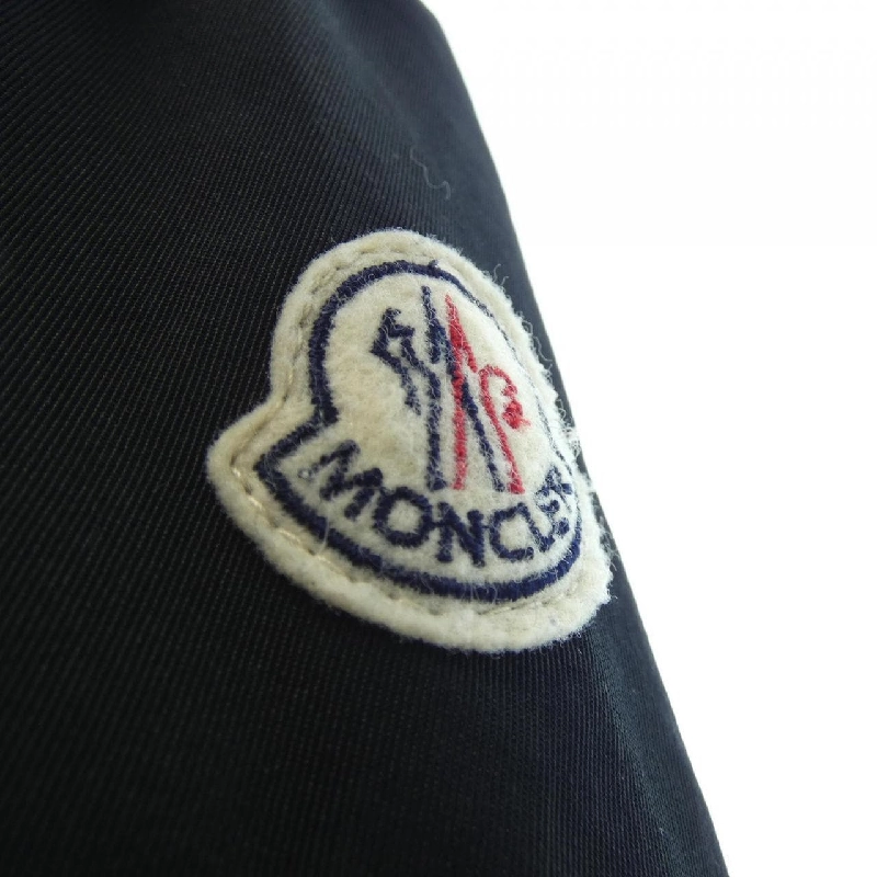 Áo khoác lông vũ MONCLER 640172