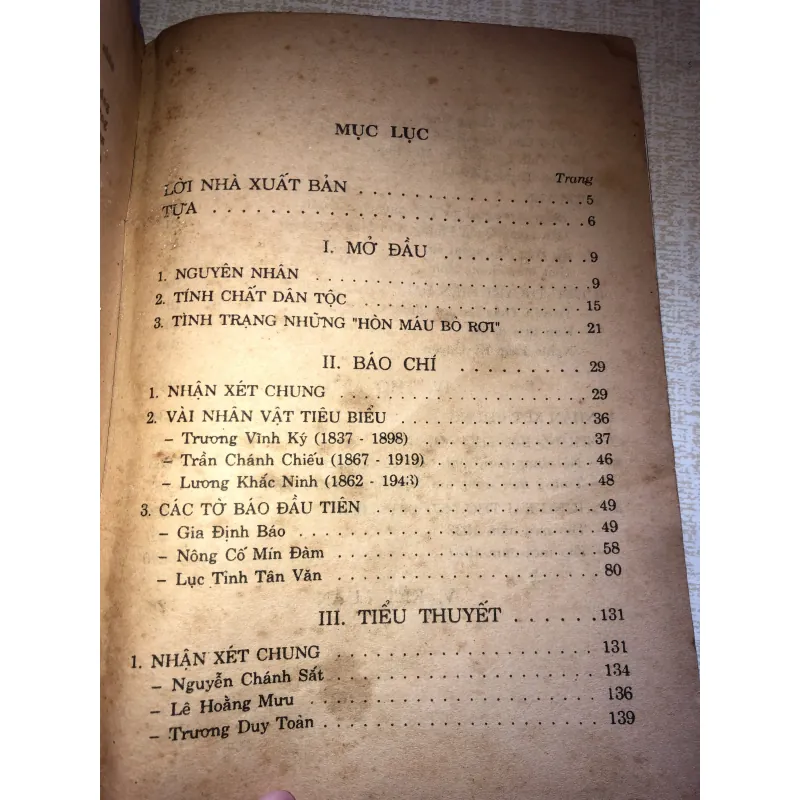 Những bước đầu của báo chí và tiểu thuyết và thơ mới-Bùi Đức Tịnh 937351