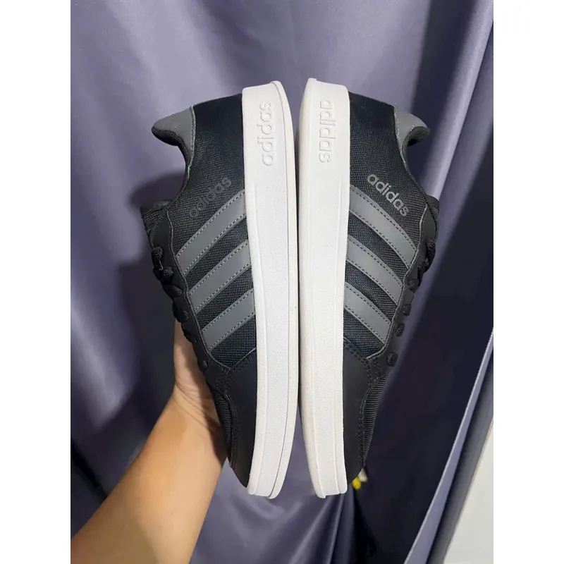 Giày chính hãng  702881