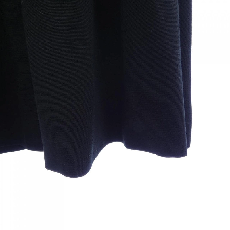 Chân váy EMPORIO ARMANI - Hàng hiệu Authentic 814468