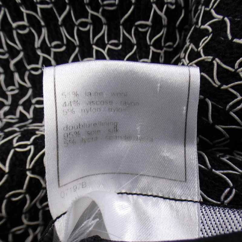 Áo khoác CHANEL - Hàng hiệu Authentic 825486