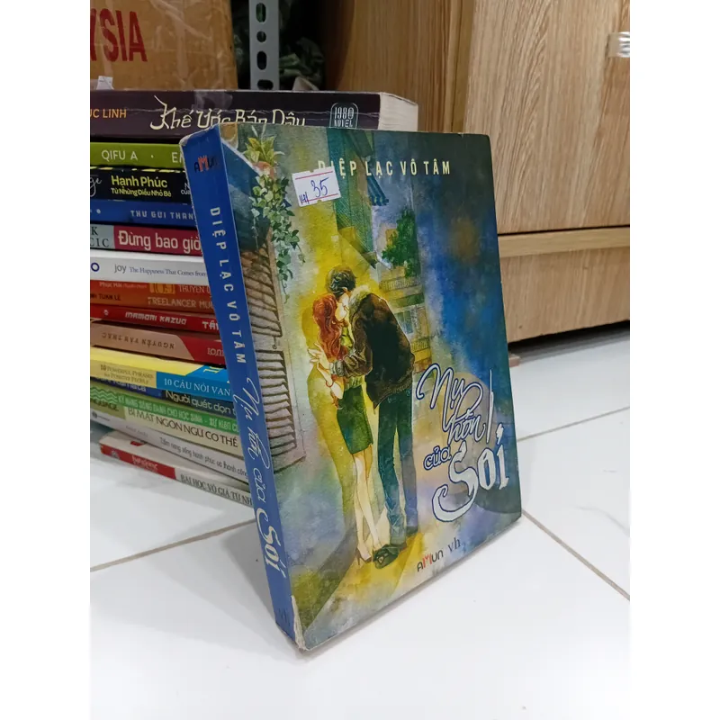 Sách Nụ hôn của sói 600532