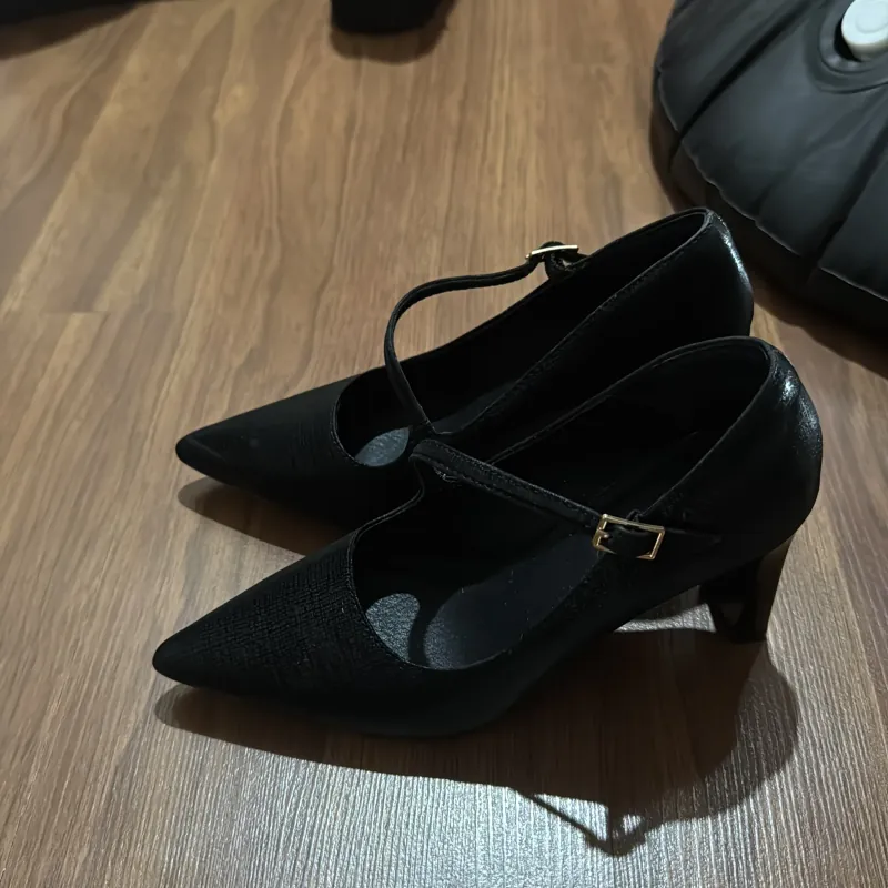 Giày elly size 35 màu đen cao gót 7cm 752424