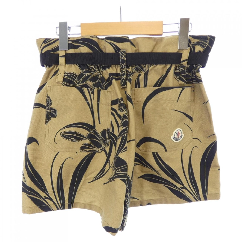 MONCLER K10932B00015 598NE Quần short - Hàng hiệu Chính hãng 813739