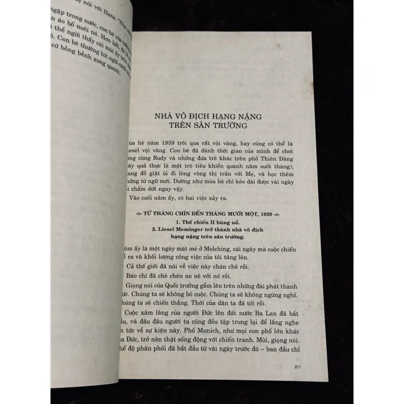 Kẻ trộm sách 780362