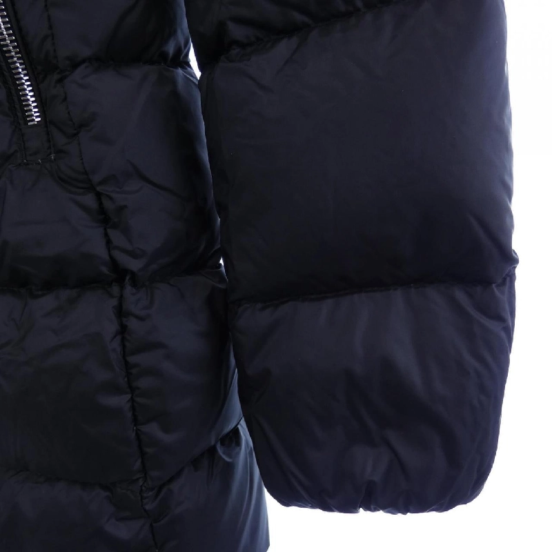 Áo khoác lông vũ MONCLER 638698