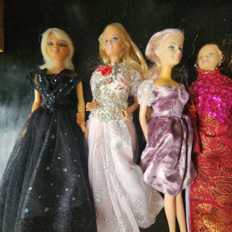 Búp bê Barbie đầm trắng 1005304