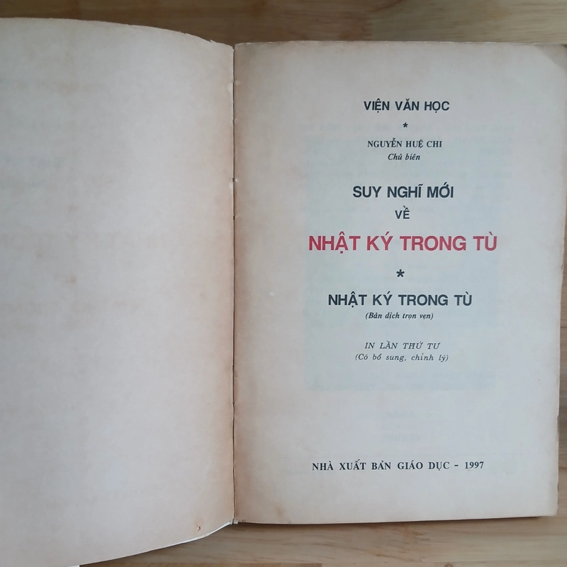 Suy Nghĩ Mới Về Nhật Ký Trong Tù - Nguyễn Huệ Chi chủ biên 504944
