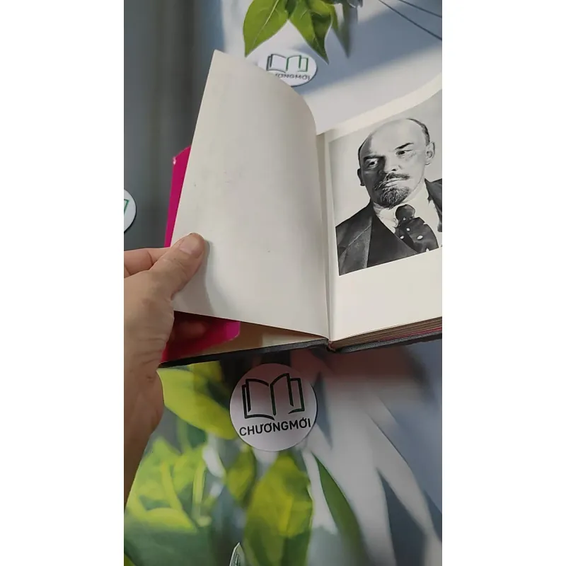 [MIỄN PHÍ BỌC SÁCH] V.I. Lê-nin - Tiểu Sử Vắn Tắt 749555