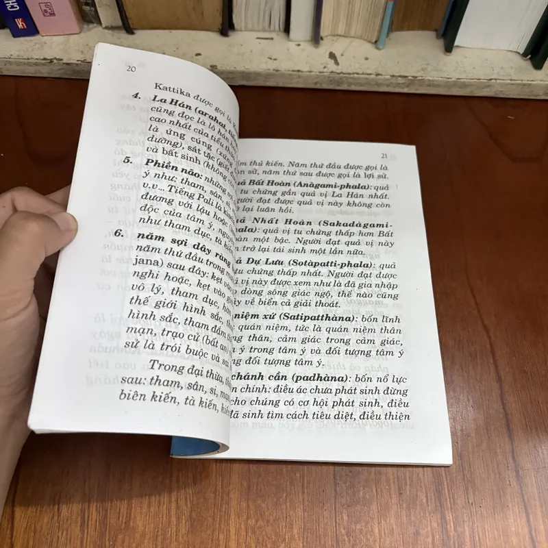 II Sách Phật Giáo: Kinh Quán Niệm Hơi Thở - Nhất Hạnh (Dịch Và Chú Giải) - Lá Bối 589578