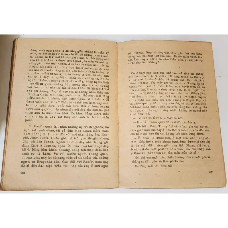 Tiểu thuyết TIẾNG CHIM HÓT TRONG BỤI MẬN GAI (trọn bộ 3 tập 967 trang - in 1988) 790278