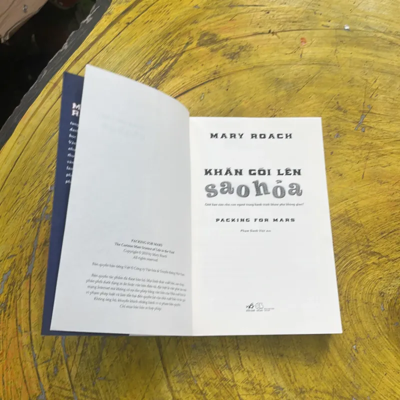 KHĂN GÓI LÊN SAO HOẢ - MARY ROACH 779086