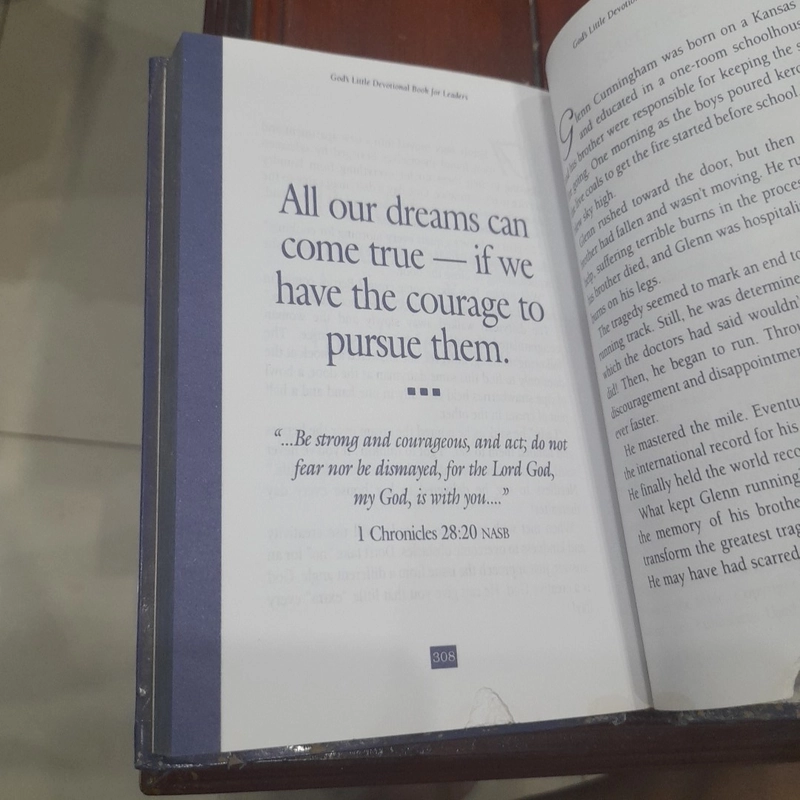 God's Little Devotional Book for LEADERS 524692