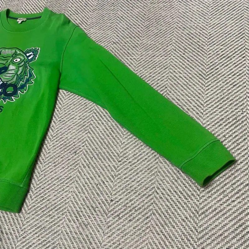 Áo Kenzo thêu đầu hổ màu xanh lá cây size M 757751