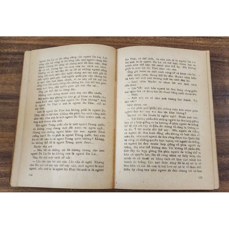 Tác phẩm VH Nam Phi  CON ĐƯỜNG SẤM SÉT - Peter Abrahams 732884