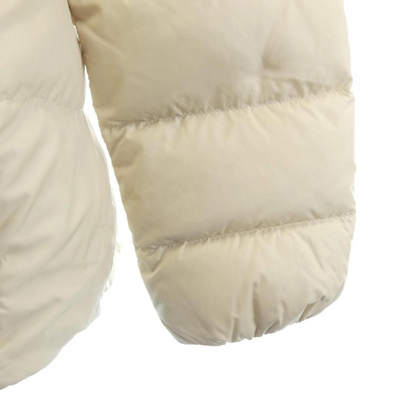 Áo khoác lông vũ MONCLER 638704