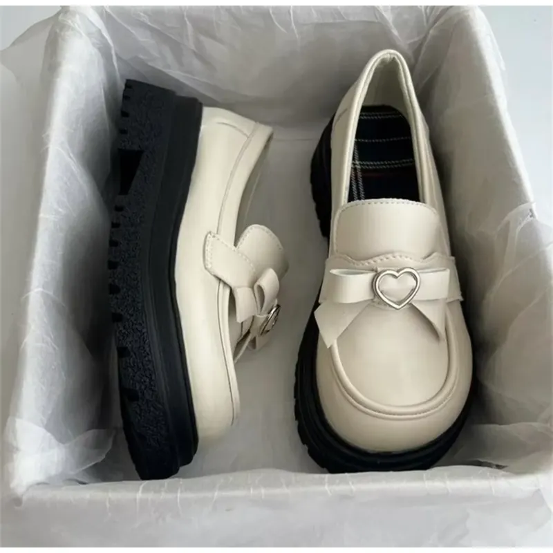 Giày búp bê màu trắng size 35 - 36 590383