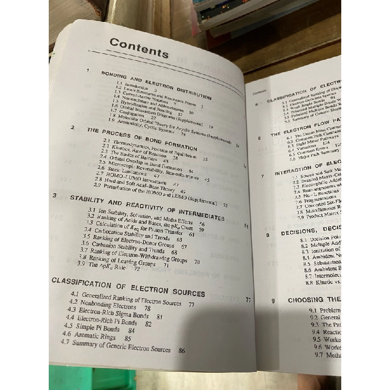 ELECTRON FLOW IN ORGANIC CHEMISTRY - PAUL H. SCUDDER 309057