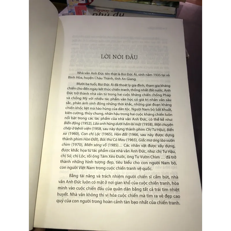 Sống và viết - Anh Đức 1017569