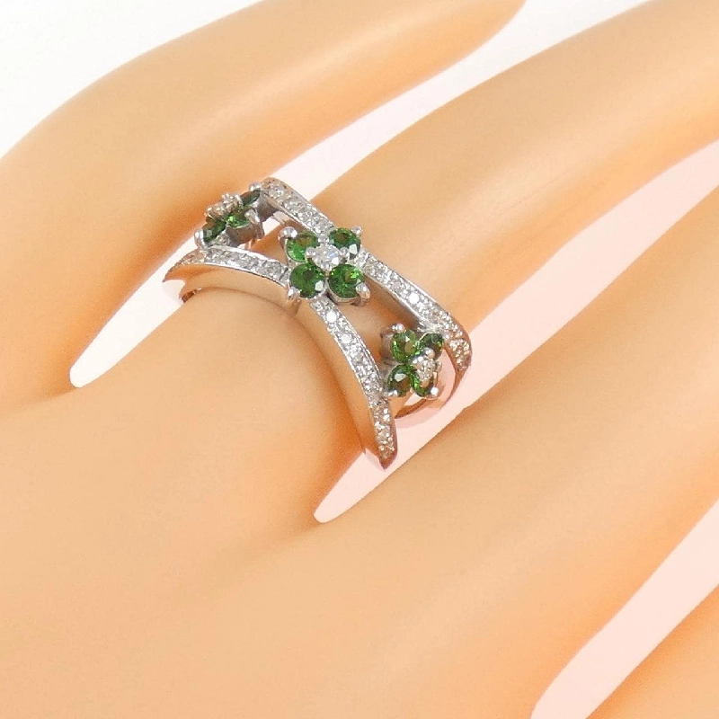 Nhẫn K18WG Hoa Ngọc Lục Bảo 0.51CT - Hàng hiệu Chính hãng 849825