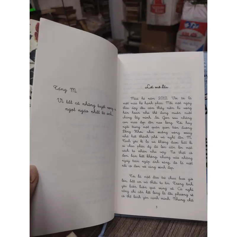 Sách: TÌnh yêu là không ai muốn bỏ đi - Phan Ý Yên (B1) 721130