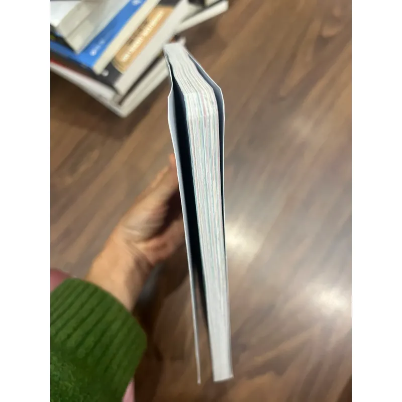 KIÊN CƯỜNG trên mọi chiến trường - Sách màu mới 95% 762772