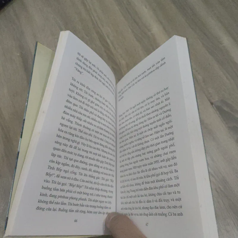 Những Ngã Tư Và Những Cột Đèn - Trần Dần 732159