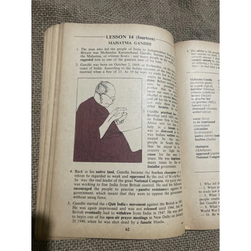 MODERN ENGLISH BOOK FOUR - for Vietnamese Students - LÊ BÁ KÔNG 747344