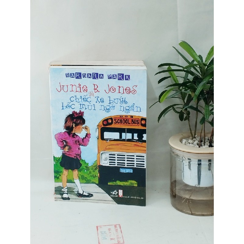 Junie B.Jones và chiếc xe buýt bốc mùi ngớ ngẩn 129566