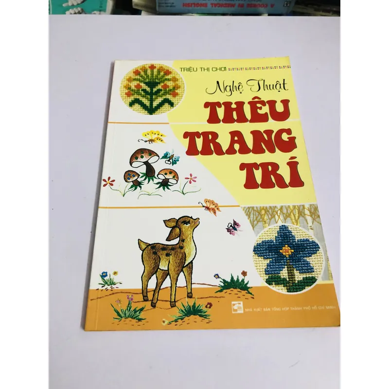 NGHỆ THUẬT THÊU TRANG TRÍ  711695