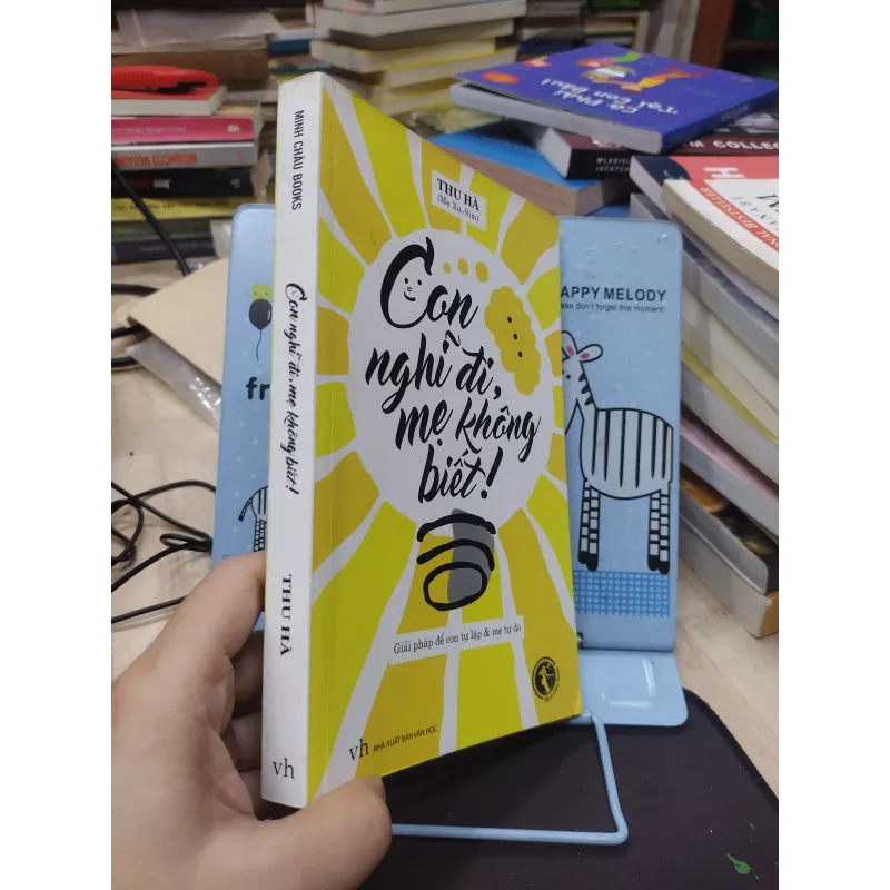 Sách: Con nghĩ đi Mẹ không biết - TG: Thu Hà (B1) 776129