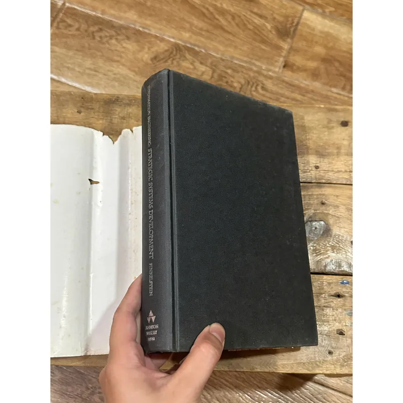 Information Engineering: Strategic Systems Development - Clive Finkelstein 748999