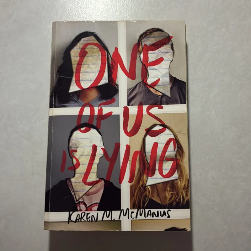 One of us is lying - Karen M.McManus 747456
