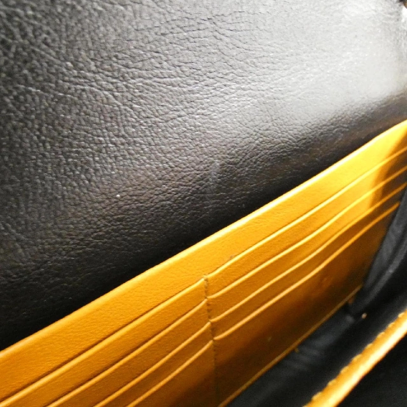 Ví dây chuyền GG MARMONT 573807 0OLFX của Gucci - Hàng hiệu Chính hãng 770639